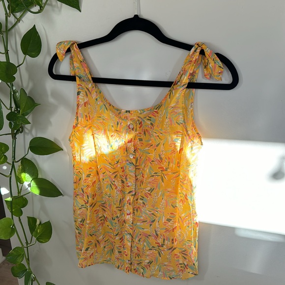 Adorable Sezane Tank Blouse - Picture 5 of 5